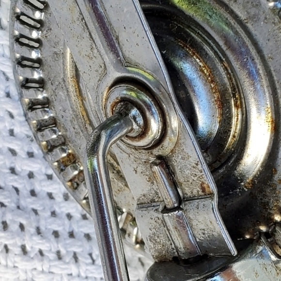 Vintage Red Handle egg beater /Mixer - Picture 5 of 7